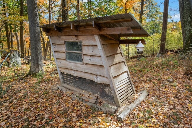 Building Photo - 16 Old Wagon Rd