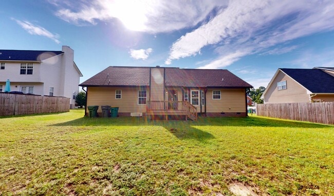 Building Photo - Updated Ranch w/ Bonus in Hope Mills!