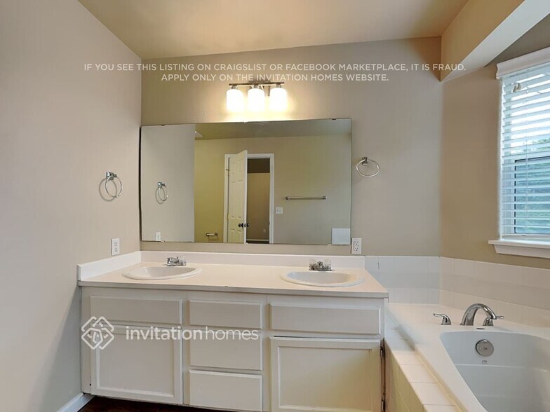 Building Photo - 12318 SE 315th Pl