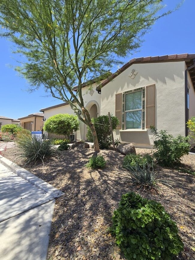 Building Photo - 35532 N Sunset Trail