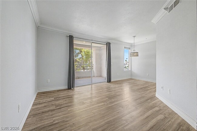 Building Photo - 260 E Flamingo Rd