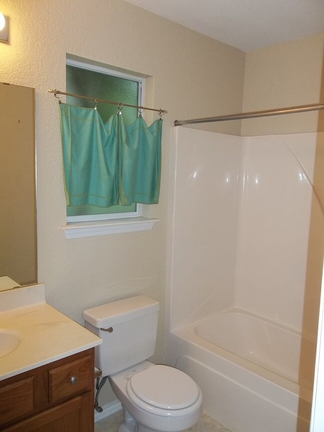 Building Photo - 3 BEDROOM, 2 BATH, BELTON ISD