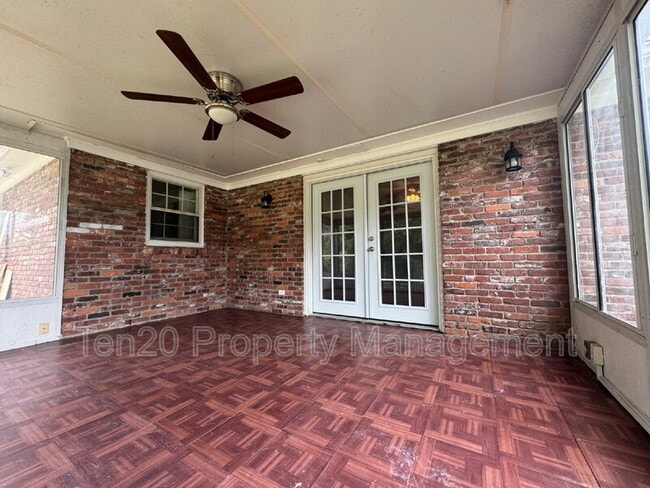 Building Photo - 5953 Windsor Dr