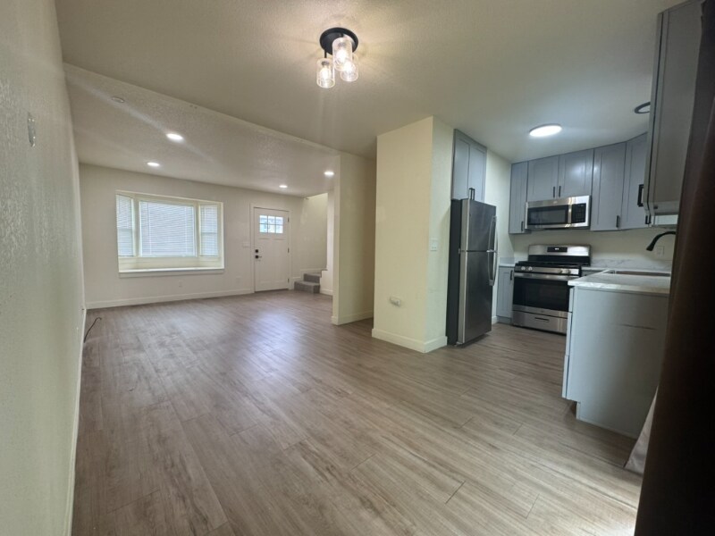Building Photo - 1618 Banyan Dr