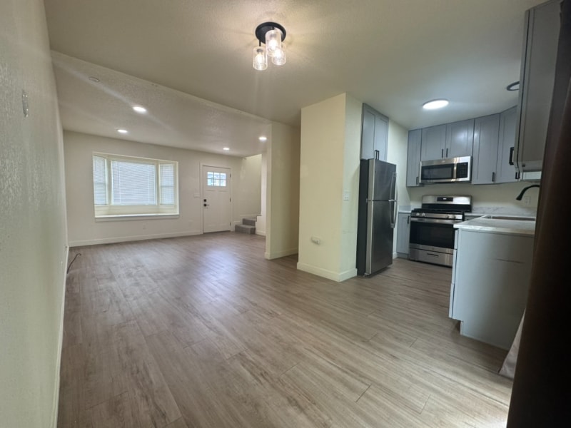 Building Photo - 1624 Banyan Dr