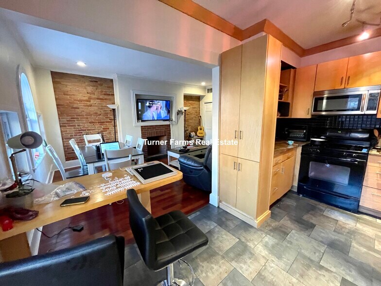 Building Photo - 45 Hemenway St