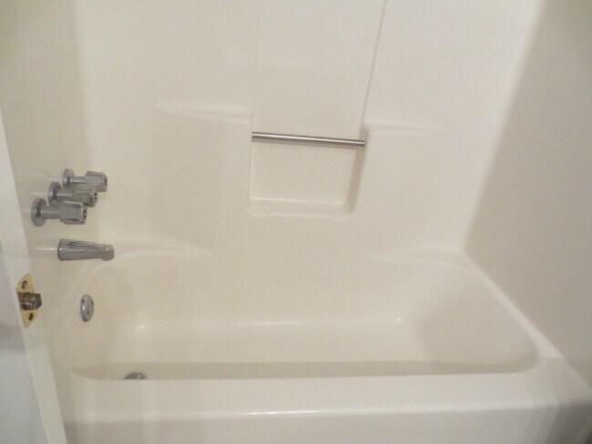 Building Photo - 2 BR 2 BA Condo Lynnhaven Parkway & Princess Anne Road Virginia Beach