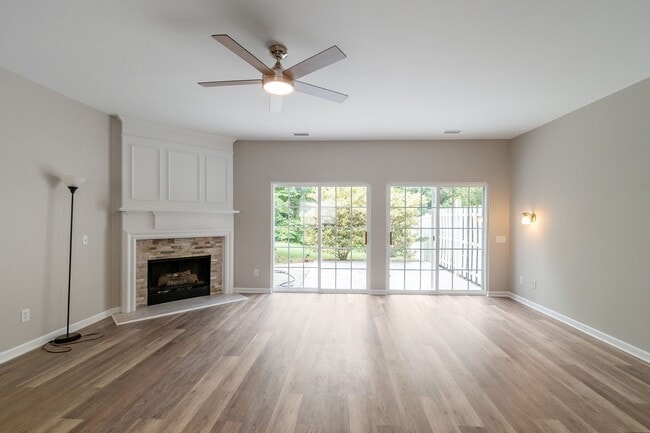 Building Photo - Spacious Townhome in Prime South Charlotte...