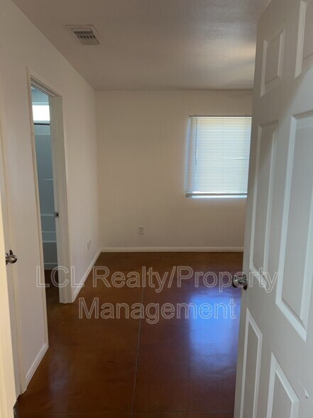 Building Photo - 21380 Olive St