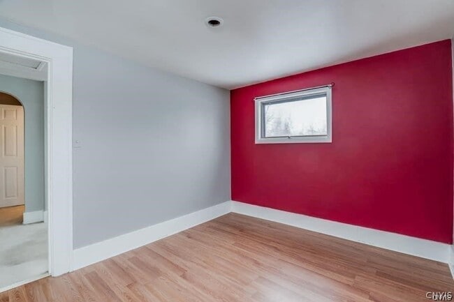 Building Photo - 637 Coffeen St