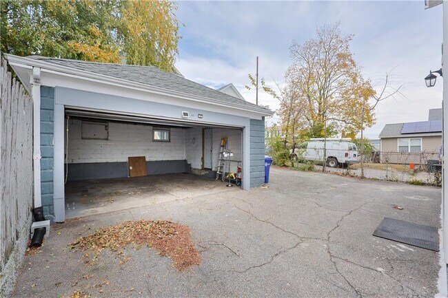 Building Photo - 214 Silver Spring St