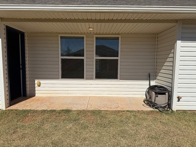 Building Photo - 11016 NW 100th St