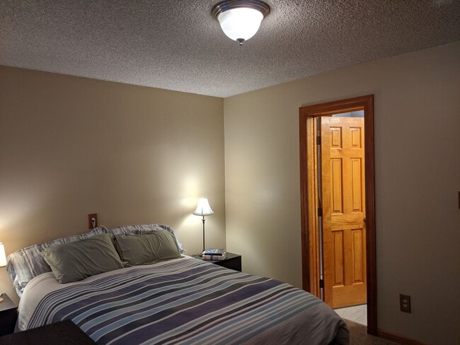 Building Photo - Spacious 3BR/2BA Silverthorne Condo – Prime Mountain Location