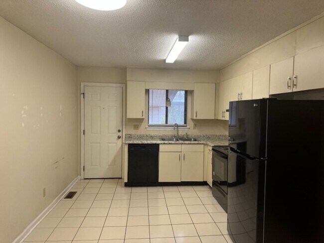 Building Photo - 217DU