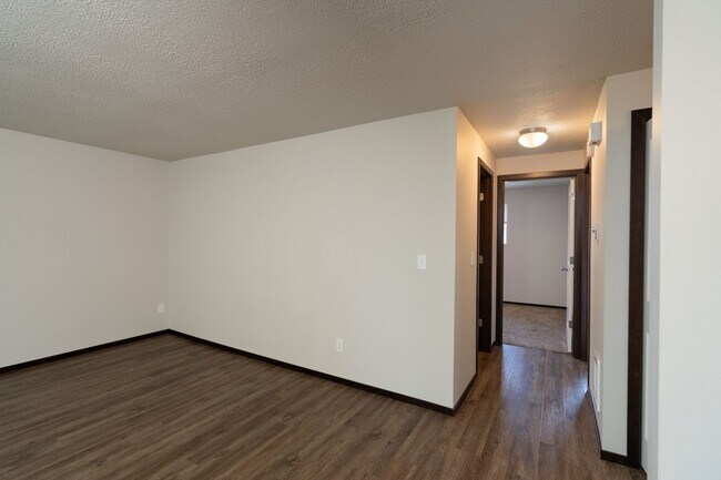 Building Photo - 219 Lodean Dr