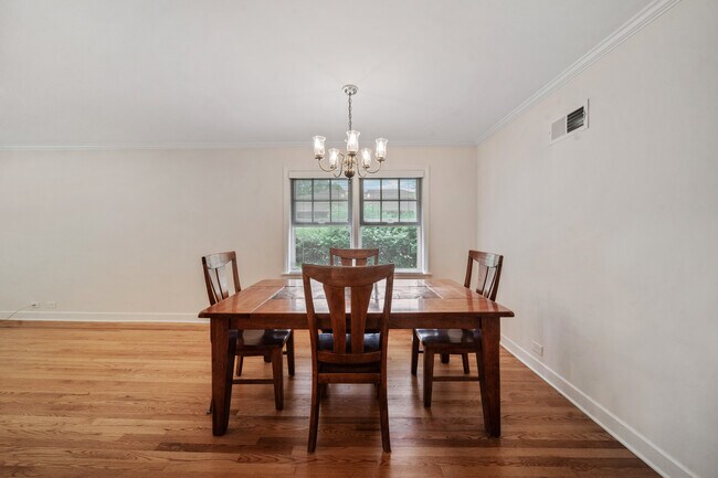 Building Photo - 5320 Suffield Ct