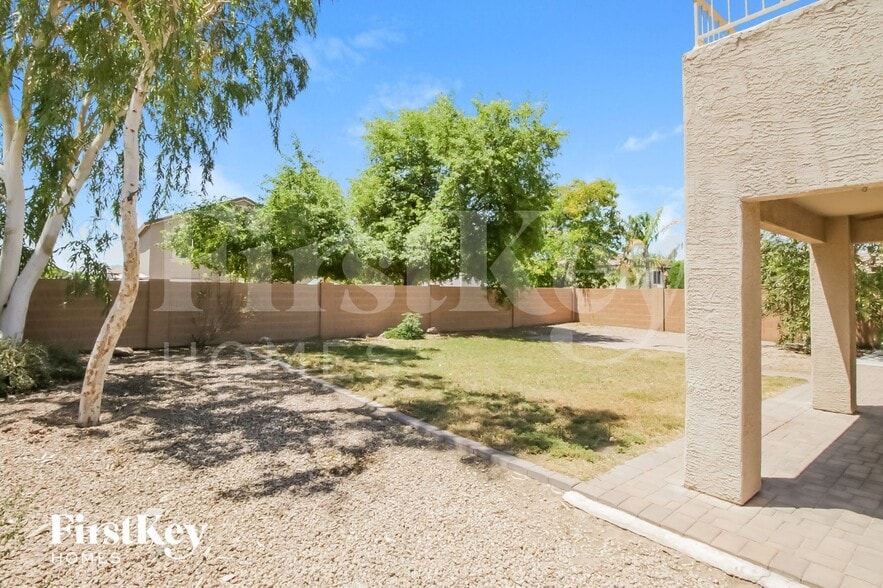 Building Photo - 3941 E Esplanade Ave