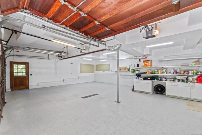 Building Photo - 501 Woodbine Rd