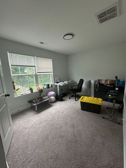 Building Photo - 251 Chapel St