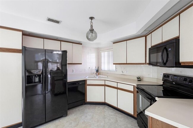 Building Photo - 1530 Larks Nest Ct