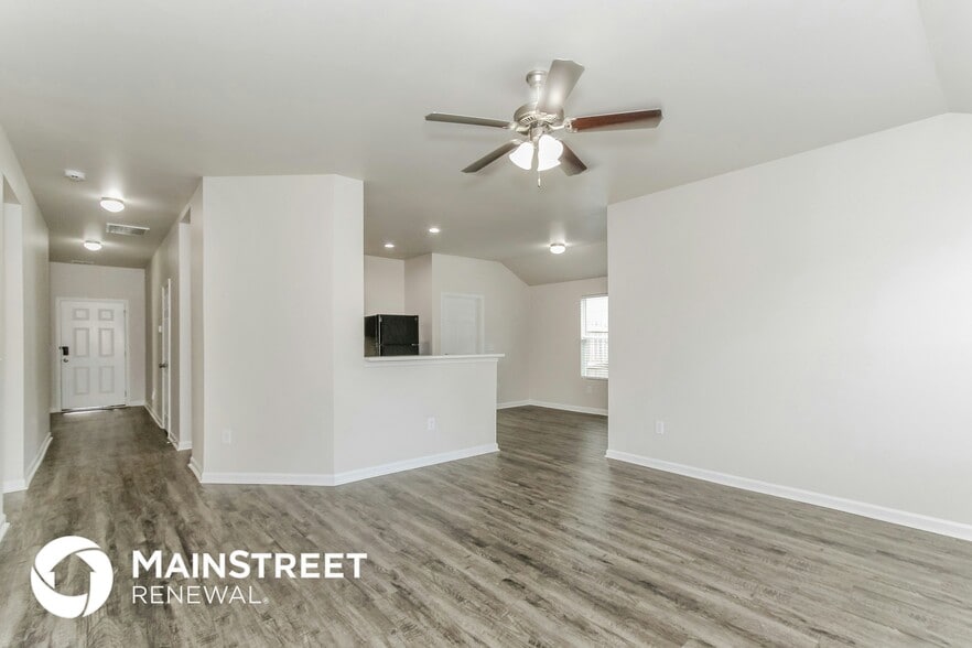 Building Photo - 590 Woodland Crst Rd