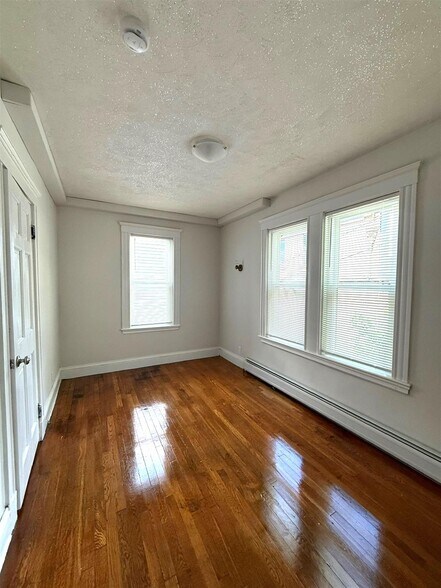 Building Photo - 441 Broadway