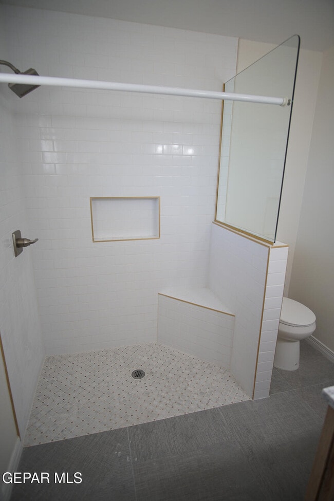 Building Photo - 4573 Bobolink Way