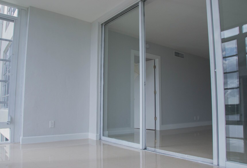 Building Photo - 3091 N Course Dr