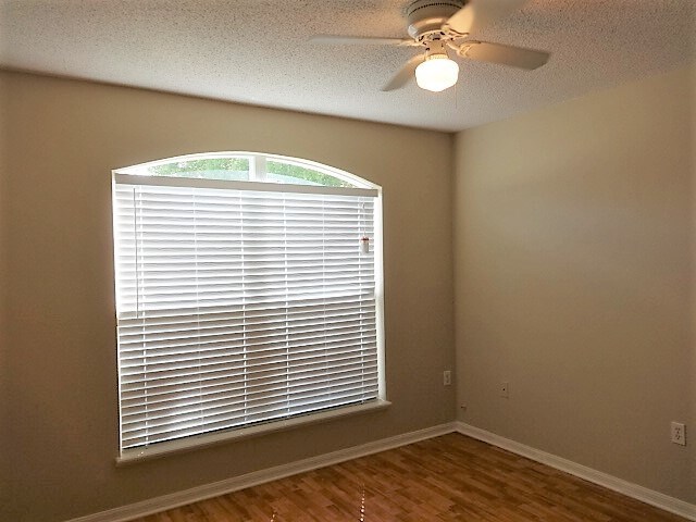 Building Photo - 11323 Camus Ln