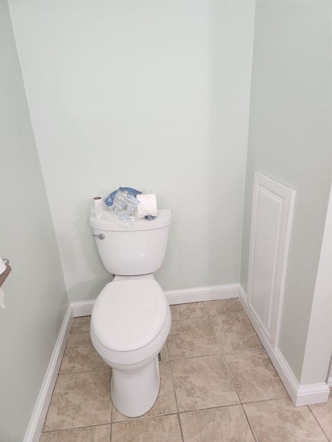 Building Photo - Beautiful 3 Br in Altoona