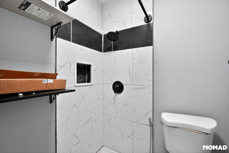 Building Photo - 5952 Stonewall Dr