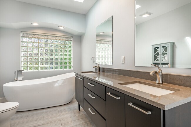 Building Photo - 8975 Snowy Owl Ln