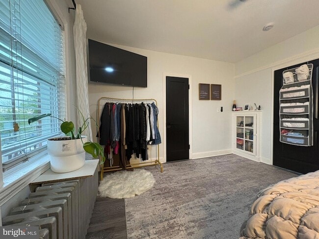 Building Photo - 165 35th St NE