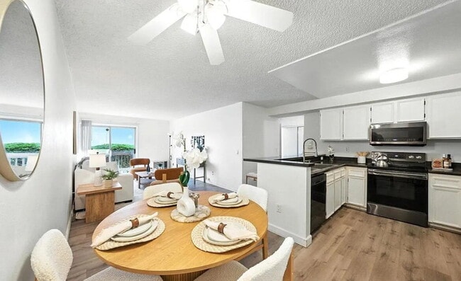 Building Photo - This 1-bedroom, 1-bathroom unit offers an ideal blend of comfort, convenience, and community