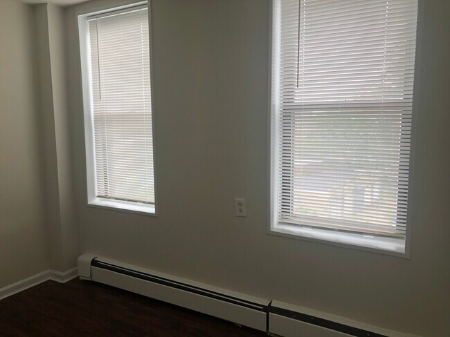 Building Photo - 7 Laidlaw Ave