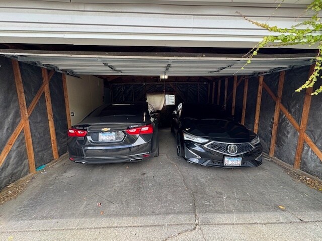 Building Photo - 1431 N Springfield Ave