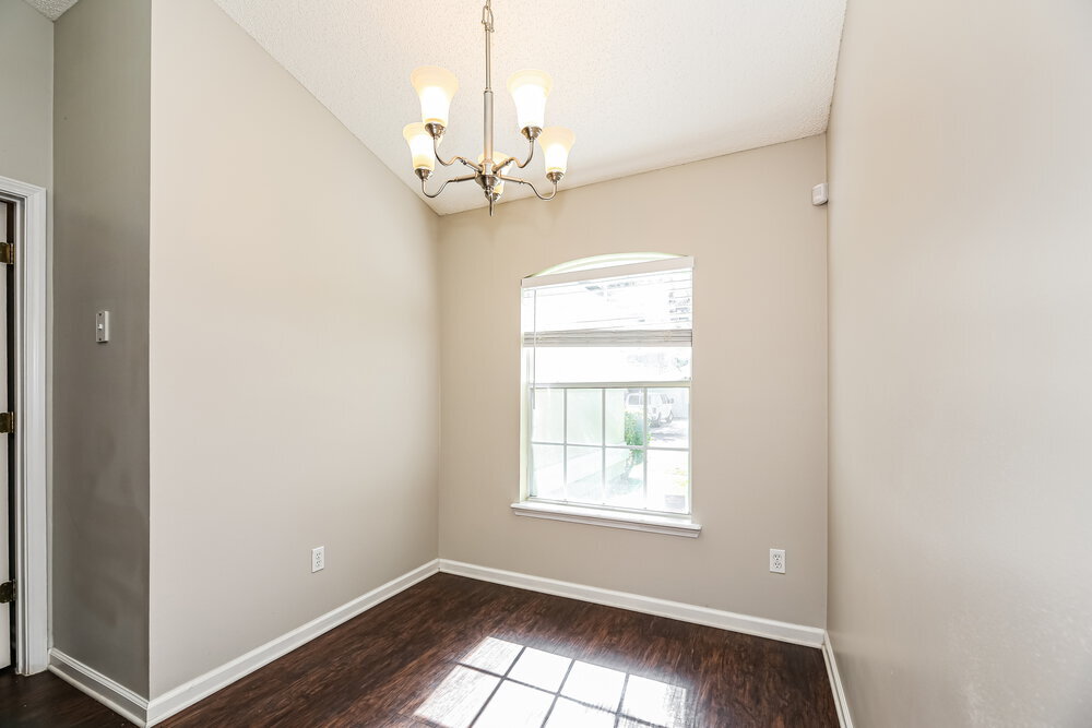 Building Photo - 14036 Crestwick Dr W