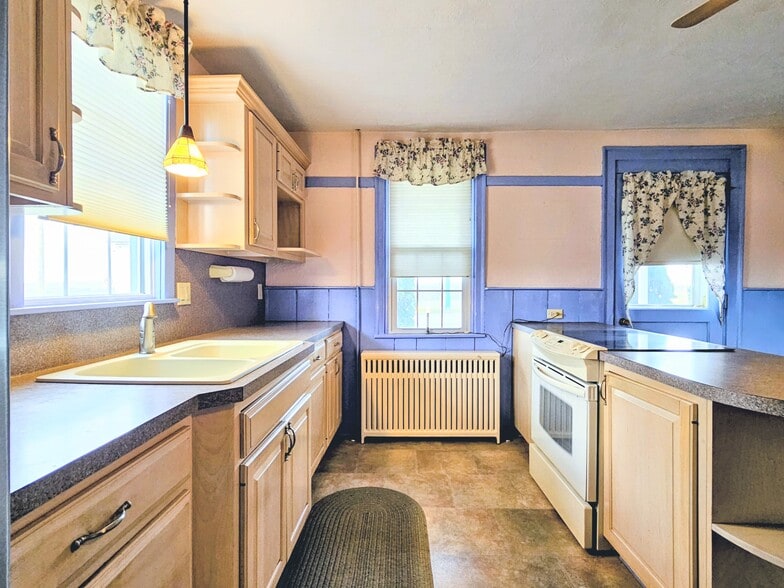 Building Photo - 453 Fruitville Pike