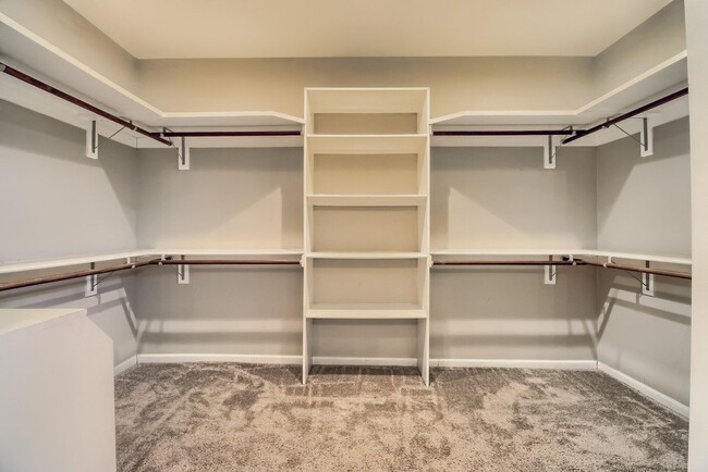 Building Photo - 4 Bedroom 3 Bathroom Single Family Home in...