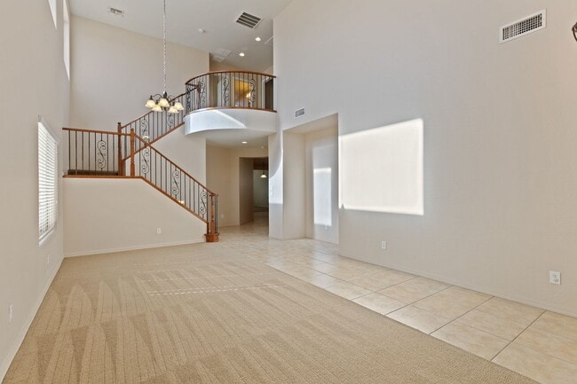 Building Photo - Gorgeous 4 Bedroom Home in Phoenix!