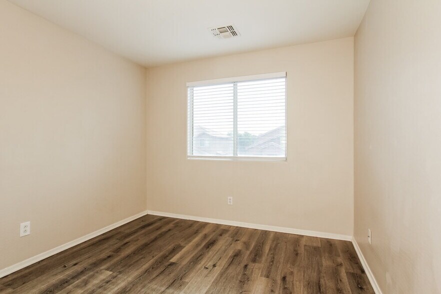 Building Photo - 6632 W Watkins St