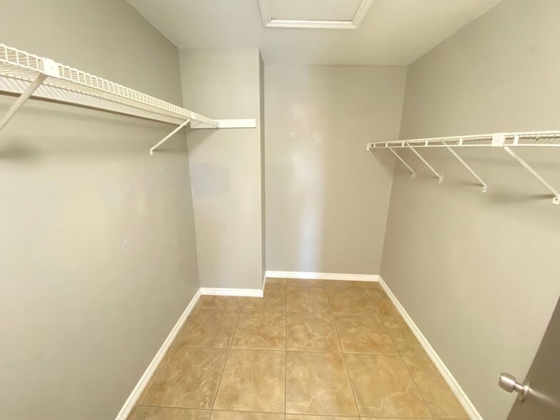 Building Photo - 650 Trinidad Ct