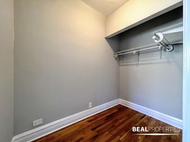 Building Photo - 0 bedroom in CHICAGO IL 60640