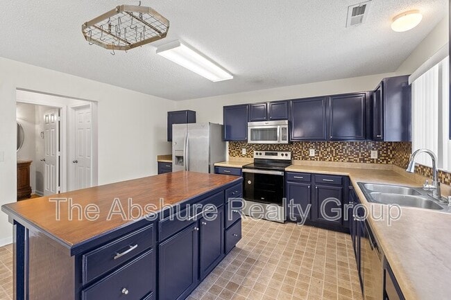 Building Photo - 6571 Guard Hill Dr