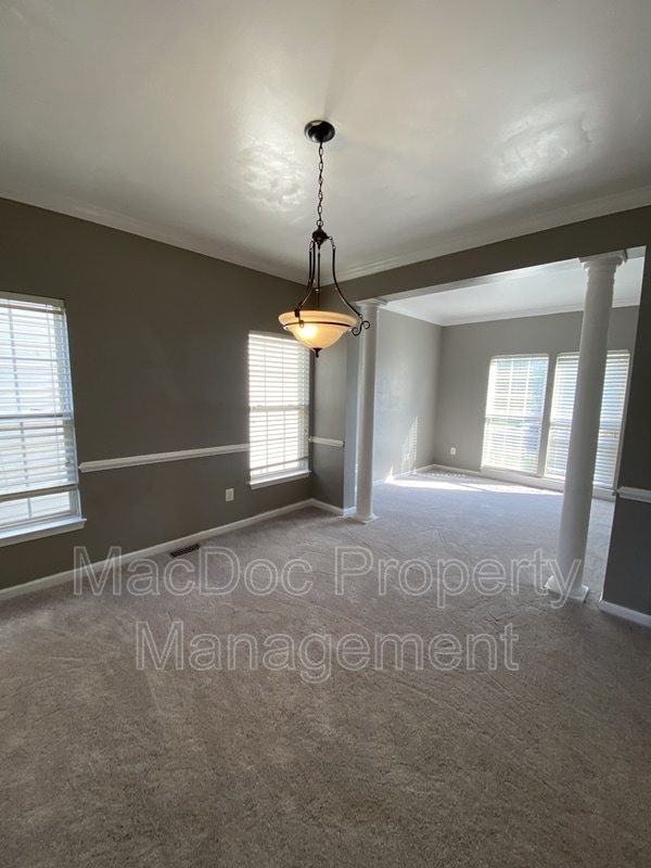 Building Photo - 5619 Joshua Tree Cir