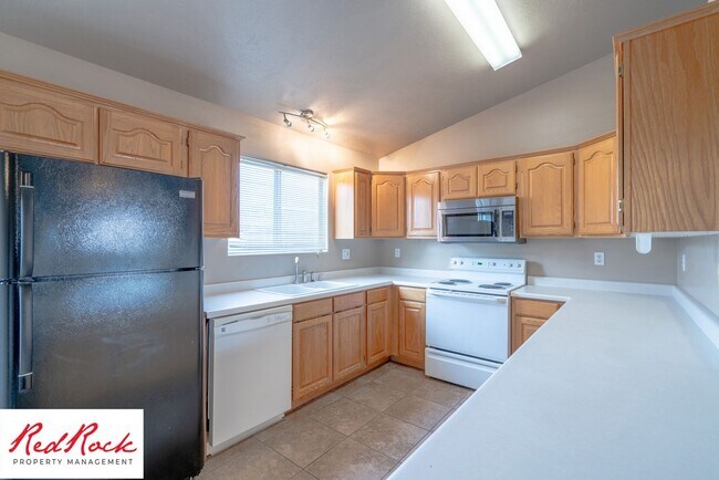 Building Photo - 1178 E 300 S