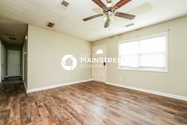 Building Photo - 3 Bedroom Pet-Friendly Home in Conyers, GA with Main Street Renewal