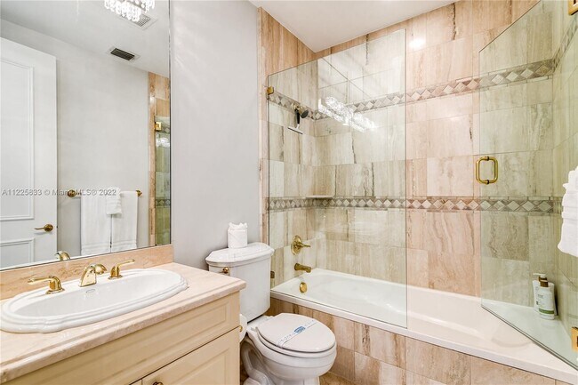 Building Photo - 709 Idlewyld Dr