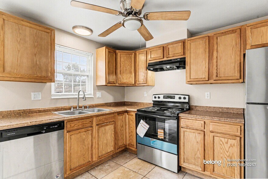 Building Photo - 16495 E 17th Pl