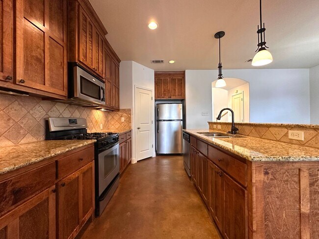 Building Photo - Two Story 3 Bedrooms 2.5 Bathrooms Home for Rent in Prime East of Austin Location, nearby Muller ...